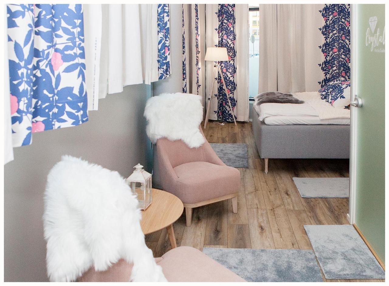 Crystal Arctic Suites Rovaniemi Exteriör bild A room at the hotel